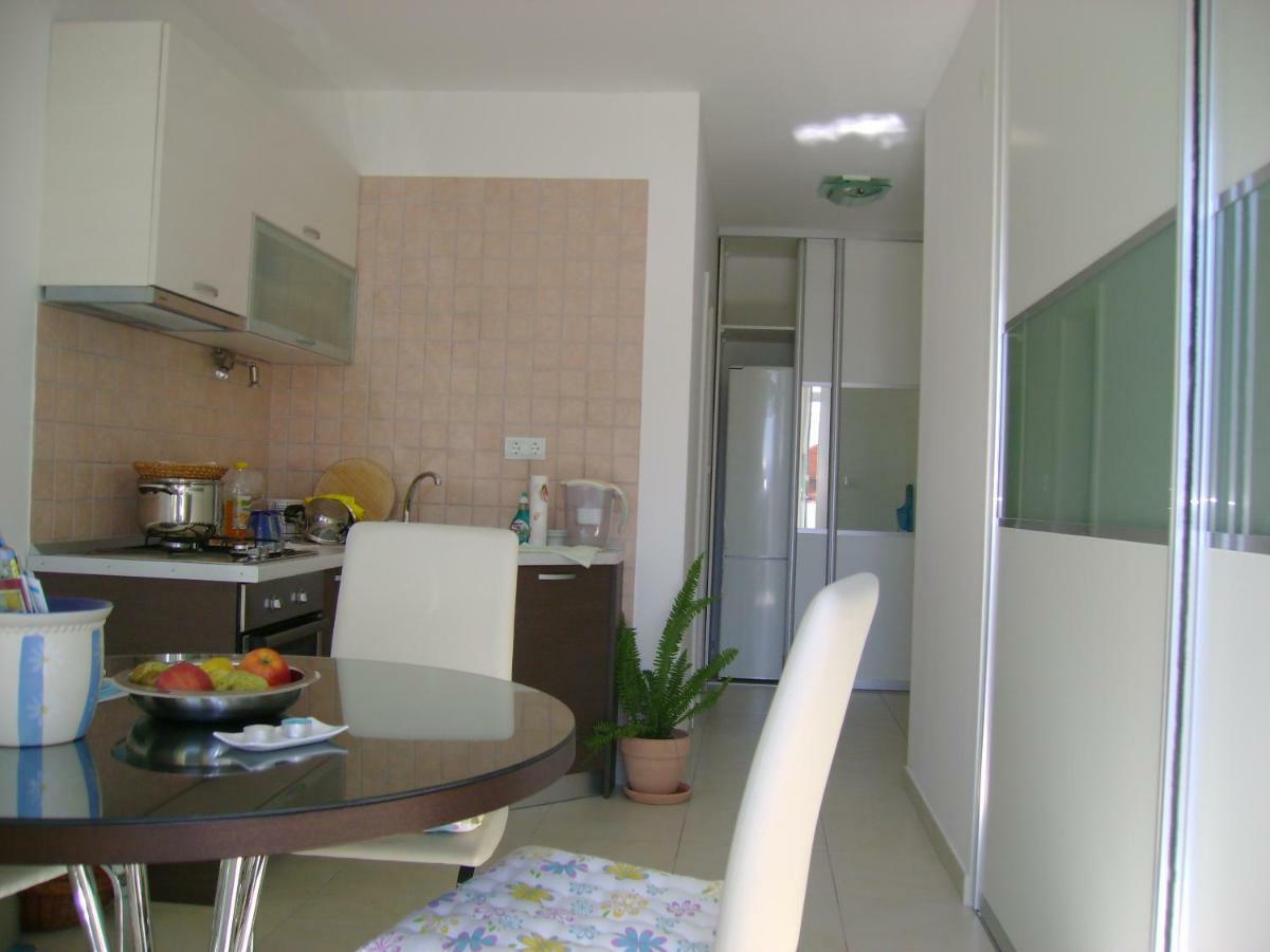 Apartment Small Pearl Split Kültér fotó